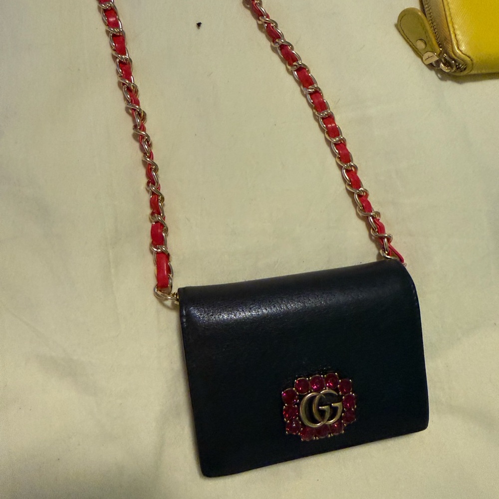 Gucci - Picture 2 of 2